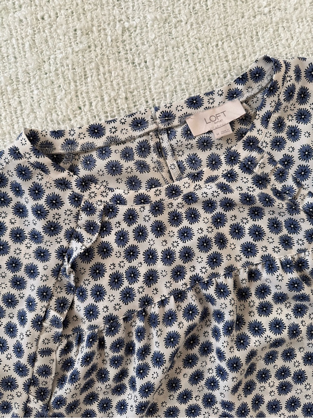 LOFT Blue and White Floral Flutter-Sleeve Blouse - Picture 4 of 4